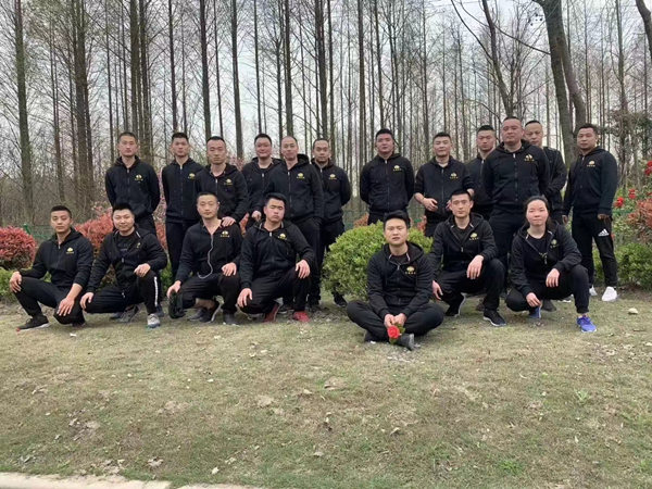 珠宝店防范劫案：形势严峻下雇佣保镖自我保护